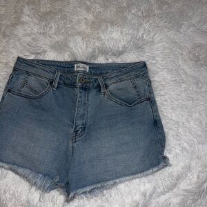 KanCan Light Wash Denim Cutoff Shorts size 9 / 28 Cut 44331 Style KC78015L